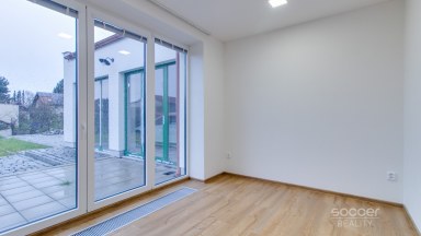 Pronájem krásného bytu 2+kk/zahrada, 60 m², ul. Dělnická, Nové Jirny