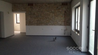 K pronájmu kanceláře 90 m² – Praha, Mezihoří, Horní Počernice