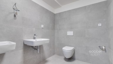 Pronájem bytu 2+kk s velkou lodžií a garážovým stáním - Projekt ZLATÝ KOPEC, Praha – Přezletice.