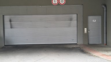 Pronájem garážového stání v ulici Modrého, Praha 9. 