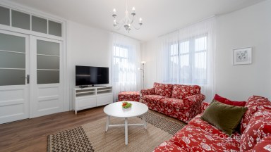 Nadstandardní velmi krásný byt ve vile se zahradou.