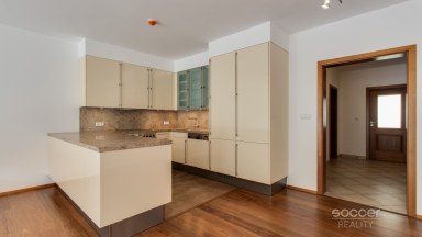 Pronájem bytu 4+kk/T/S/G, 156 m2, ul. Šlikova, Praha 6 – Břevnov.