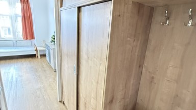 Pronájem bytu 1+kk, 26m2 v Praze 3- Jeseniova ulice