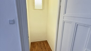 Pronájem bytu 3+1, 110 m2 v Praze 3, ulice Nitranská.