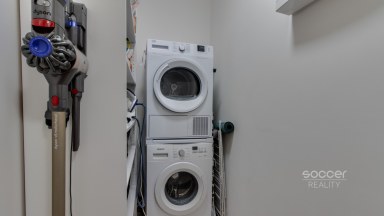 Prodej bytu 2+kk s balkonem a garážovým stáním v ulici Oty Bubeníčka, Praha 22 - Uhříněves