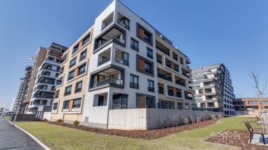 Pronájem bytu 1+kk/L/S/G, 32 m2, ul. Domalípova, Praha 9 - Hloubětín..