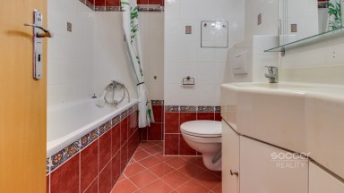 Pronájem atypického loftu 51,5 m2 s terasou na adrese Na Pokraji, Praha 9 - Prosek.