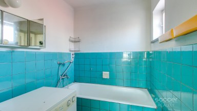 Pronájem staršího rodinného domu 4+1, pozemek 674 m2, ul. Dobšická, Praha – Horní Počernice.