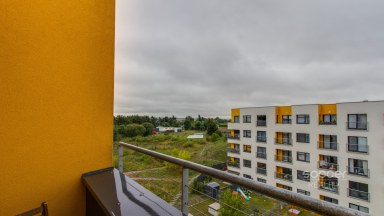 Prodej bytu 2+kk s balkonem a garážovým stáním v ulici Oty Bubeníčka, Praha 22 - Uhříněves